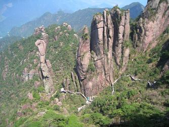 Sanqingshan trail system, cantilevered walkways